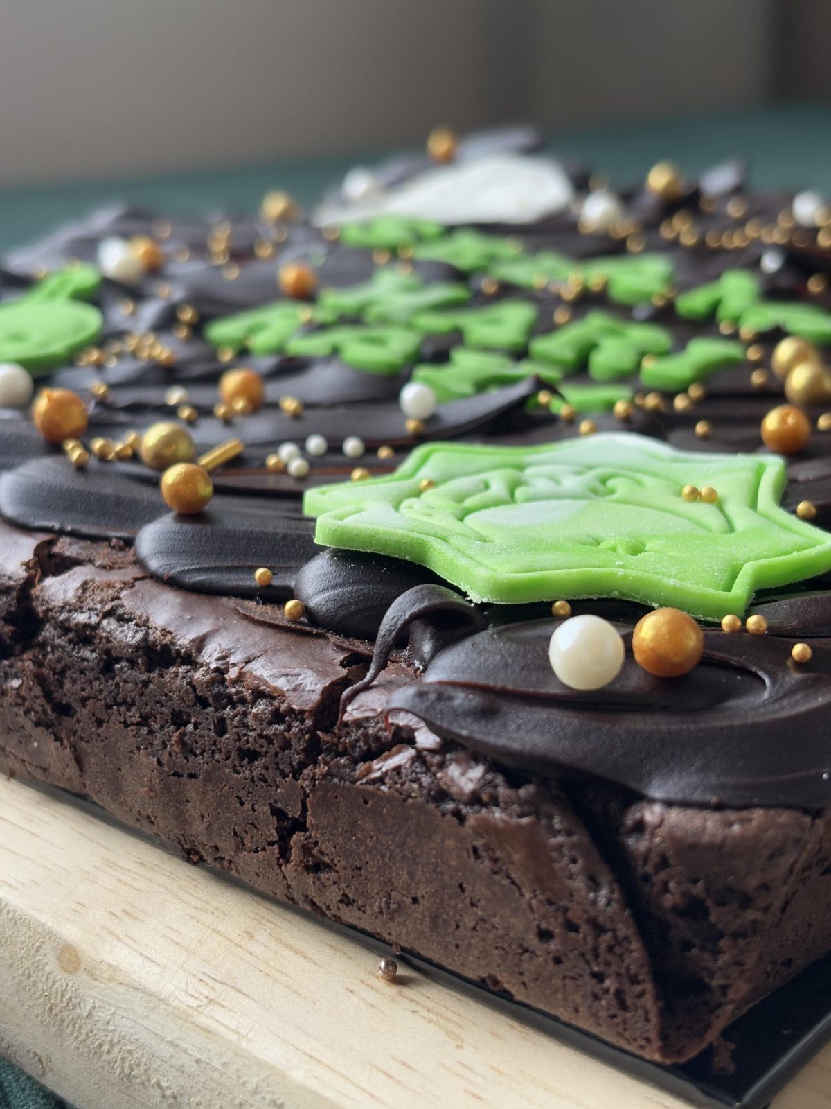 Crumbs Bakery X Putryana Ramadan Brownies